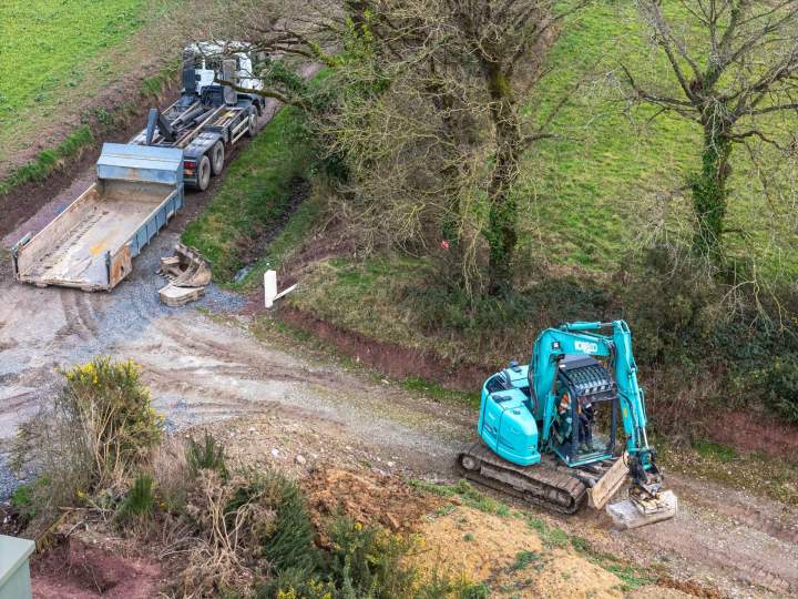 Location d'engin TP avec chauffeur Bruz