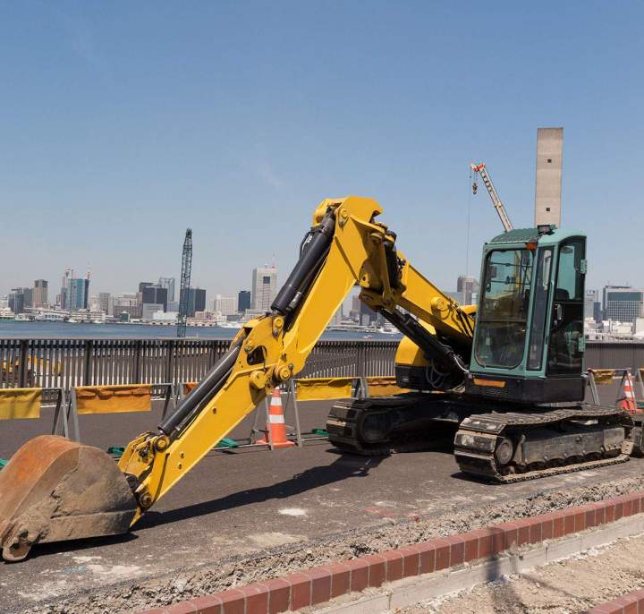 Nous mettons à votre disposition des engins TP avec chauffeur expérimenté.